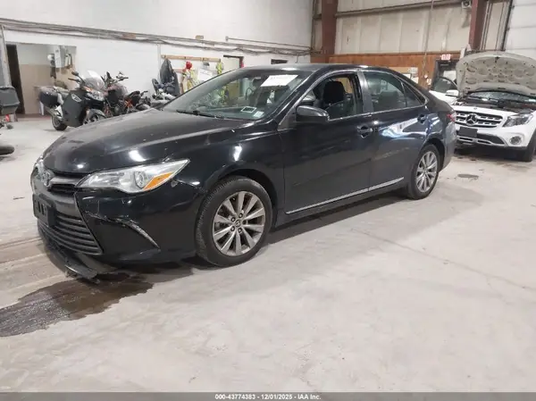 4T1BF1FK6HU703611 2017 TOYOTA CAMRY - Image 2