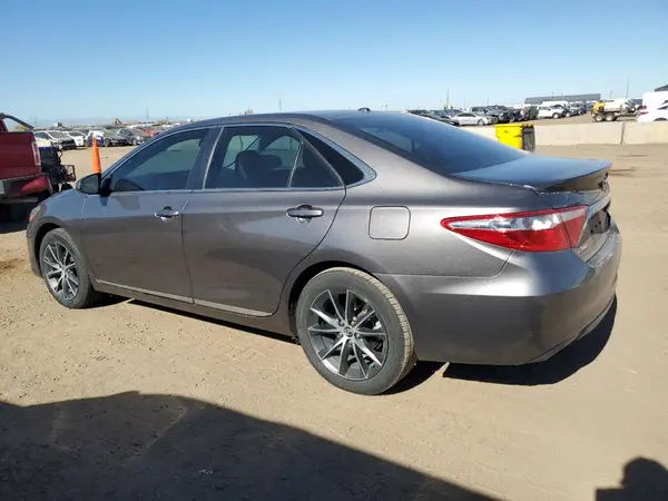 4T1BF1FK6HU703902 2017 TOYOTA CAMRY - Image 2