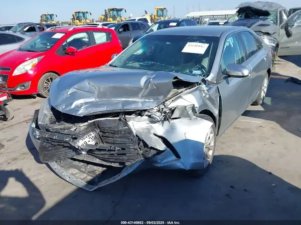 4T1BF1FK6HU704628 2017 TOYOTA CAMRY - Image 2