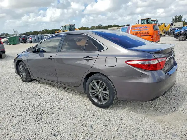 4T1BF1FK6HU705309 2017 TOYOTA CAMRY - Image 2