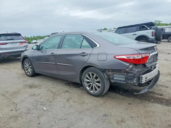 4T1BF1FK6HU705486 2017 TOYOTA CAMRY - Image 2
