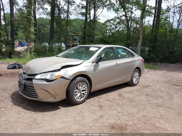 4T1BF1FK6HU710655 2017 TOYOTA CAMRY - Image 2