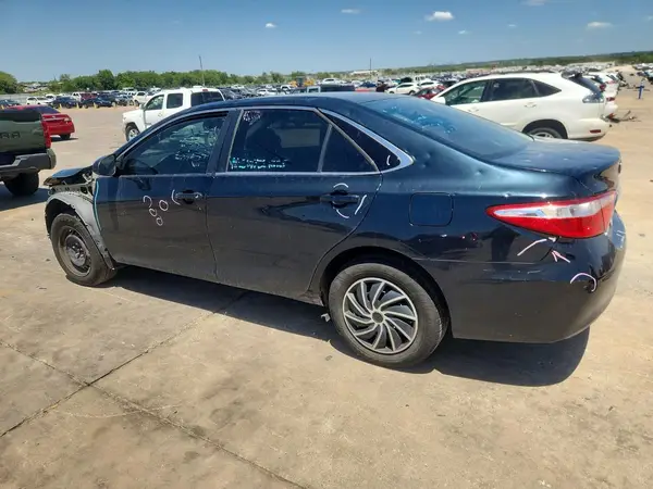 4T1BF1FK6HU712390 2017 TOYOTA CAMRY - Image 2