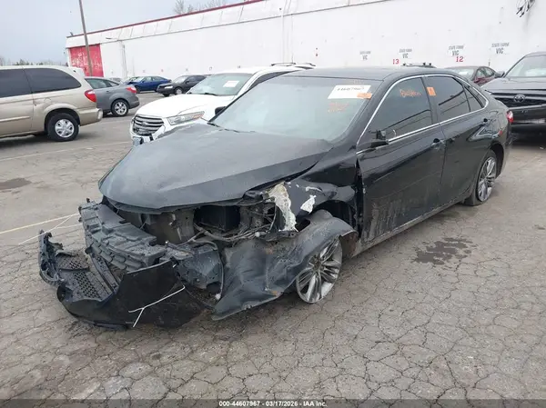 4T1BF1FK6HU716844 2017 TOYOTA CAMRY - Image 2
