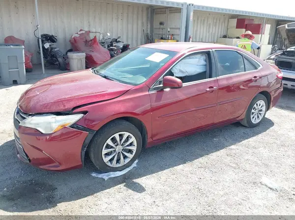 4T1BF1FK6HU717878 2017 TOYOTA CAMRY - Image 2