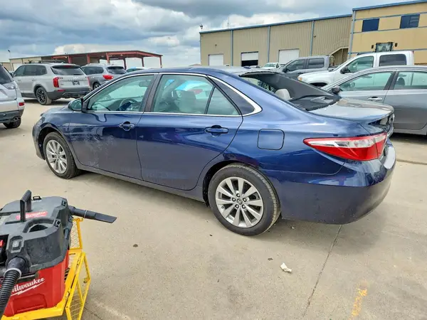 4T1BF1FK6HU718593 2017 TOYOTA CAMRY - Image 2