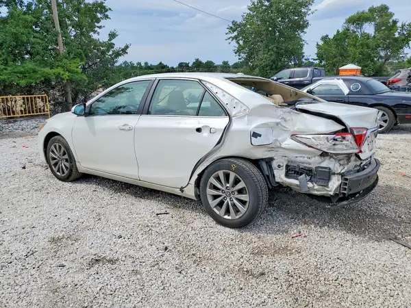 4T1BF1FK6HU722773 2017 TOYOTA CAMRY - Image 2