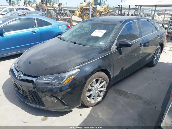 4T1BF1FK6HU723258 2017 TOYOTA CAMRY - Image 2