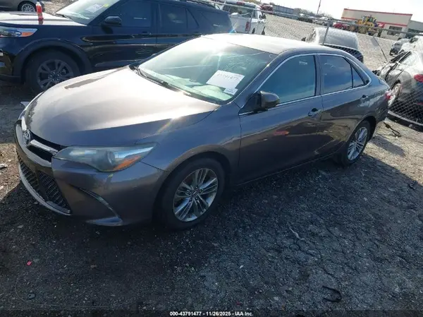 4T1BF1FK6HU724202 2017 TOYOTA CAMRY - Image 2