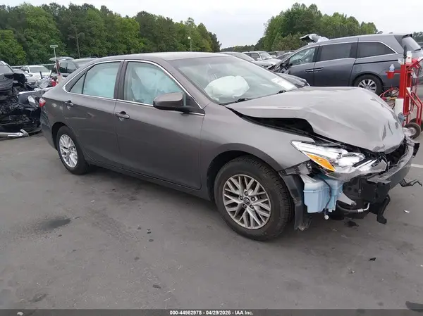4T1BF1FK6HU724605 2017 TOYOTA CAMRY - Image 1