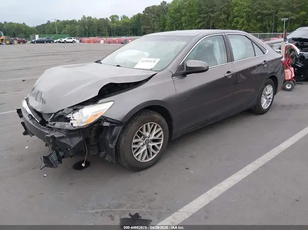 4T1BF1FK6HU724605 2017 TOYOTA CAMRY - Image 2