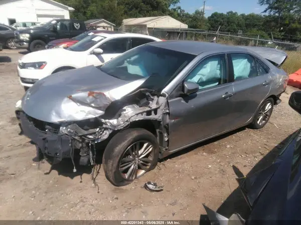 4T1BF1FK6HU728055 2017 TOYOTA CAMRY - Image 2