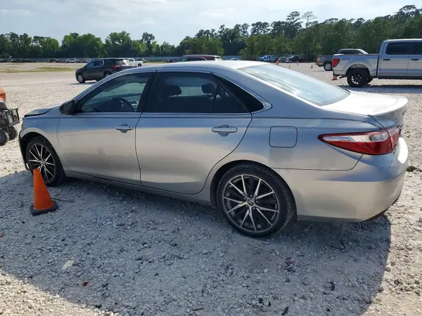 4T1BF1FK6HU730761 2017 TOYOTA CAMRY - Image 2