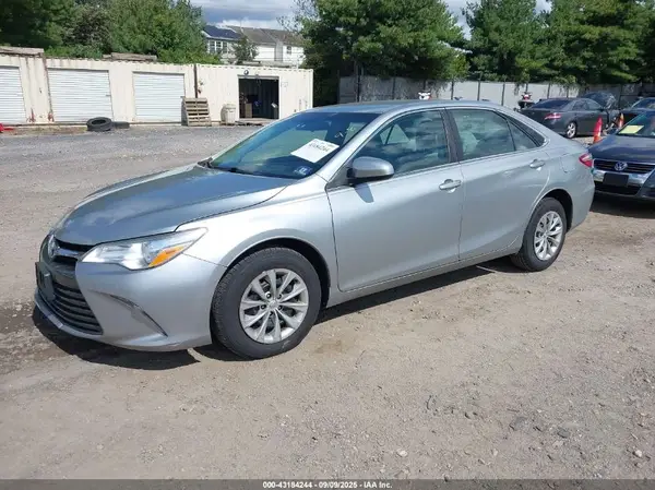 4T1BF1FK6HU731523 2017 TOYOTA CAMRY - Image 2