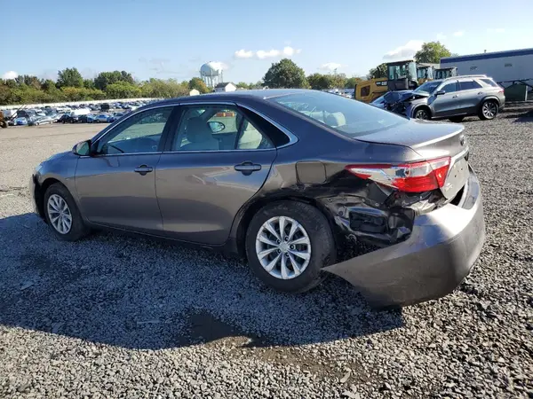 4T1BF1FK6HU732591 2017 TOYOTA CAMRY - Image 2