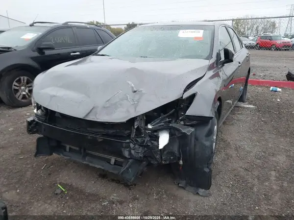 4T1BF1FK6HU732641 2017 TOYOTA CAMRY - Image 2