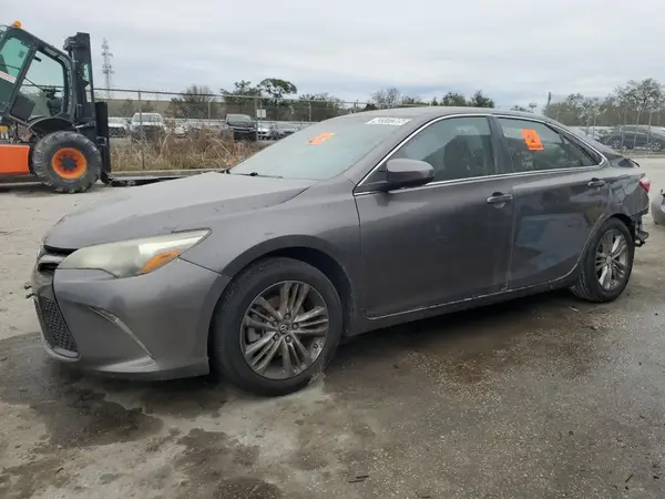 4T1BF1FK6HU734115 2017 TOYOTA CAMRY - Image 1