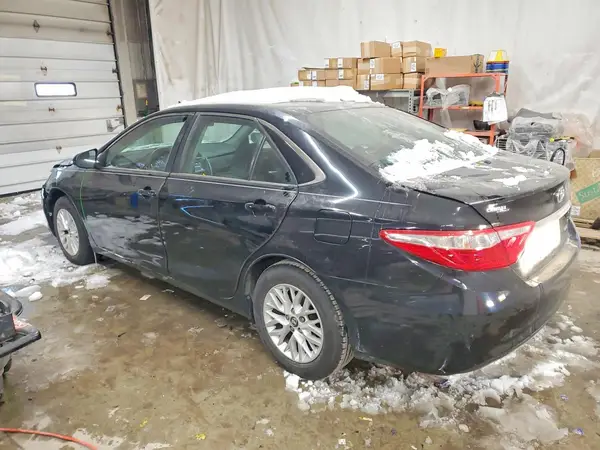 4T1BF1FK6HU736981 2017 TOYOTA CAMRY - Image 2