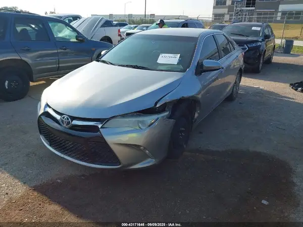 4T1BF1FK6HU738049 2017 TOYOTA CAMRY - Image 2