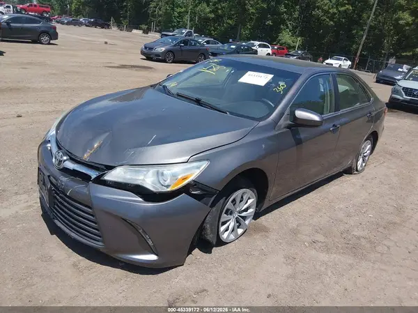 4T1BF1FK6HU738147 2017 TOYOTA CAMRY - Image 2