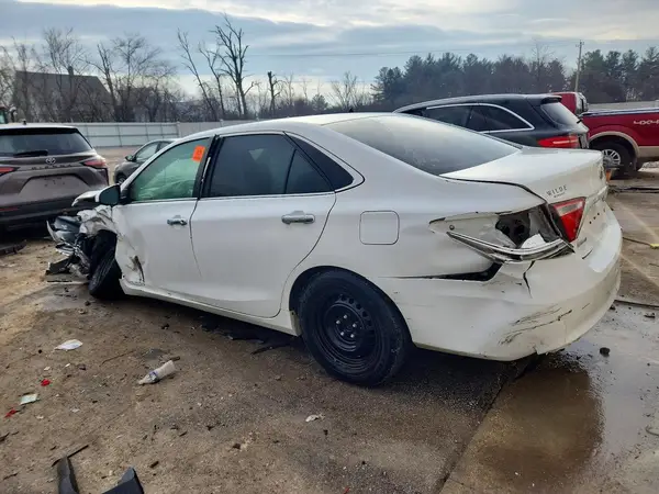 4T1BF1FK6HU738150 2017 TOYOTA CAMRY - Image 2