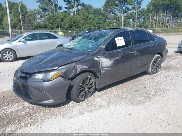 4T1BF1FK6HU740481 2017 TOYOTA CAMRY - Image 2