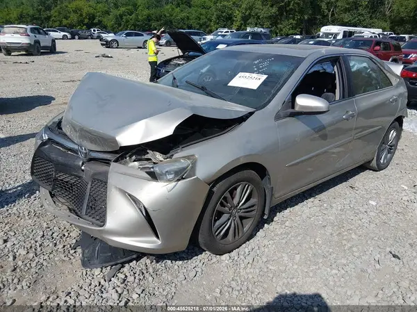 4T1BF1FK6HU744983 2017 TOYOTA CAMRY - Image 2