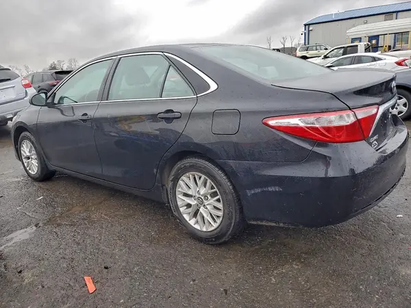 4T1BF1FK6HU745471 2017 TOYOTA CAMRY - Image 2