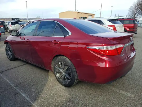 4T1BF1FK6HU747558 2017 TOYOTA CAMRY - Image 2