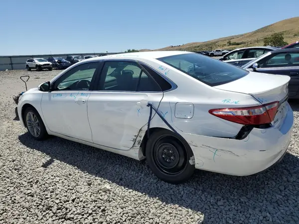 4T1BF1FK6HU747575 2017 TOYOTA CAMRY - Image 2