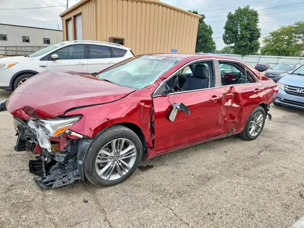 4T1BF1FK6HU747608 2017 TOYOTA CAMRY - Image 1