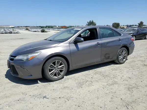 4T1BF1FK6HU747933 2017 TOYOTA CAMRY - Image 1