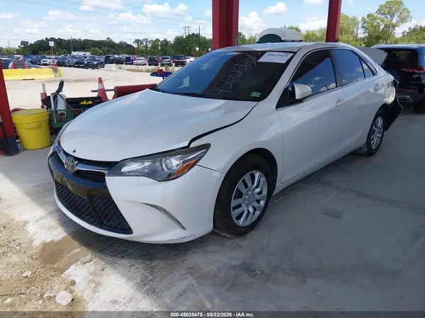 4T1BF1FK6HU748886 2017 TOYOTA CAMRY - Image 2