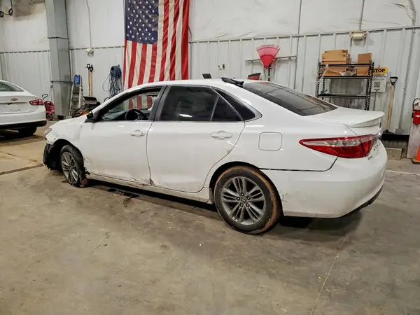 4T1BF1FK6HU749133 2017 TOYOTA CAMRY - Image 2