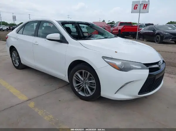 4T1BF1FK6HU749388 2017 TOYOTA CAMRY - Image 1