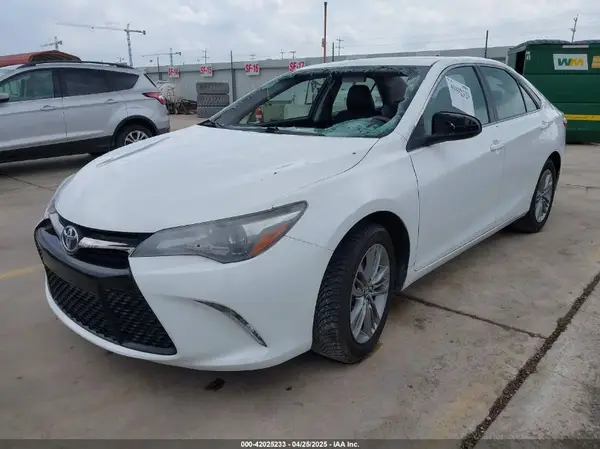 4T1BF1FK6HU749388 2017 TOYOTA CAMRY - Image 2