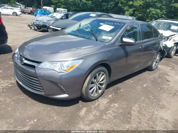 4T1BF1FK6HU750685 2017 TOYOTA CAMRY - Image 2