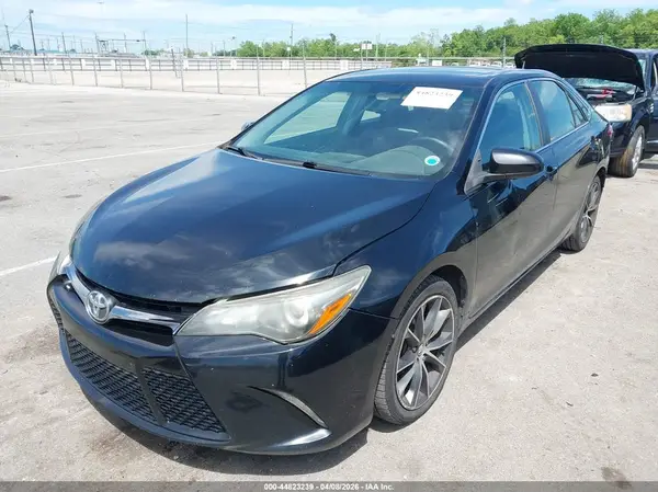 4T1BF1FK6HU750914 2017 TOYOTA CAMRY - Image 2