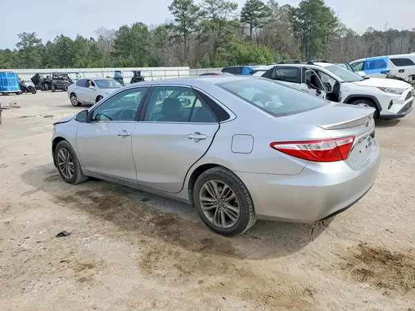4T1BF1FK6HU751058 2017 TOYOTA CAMRY - Image 2