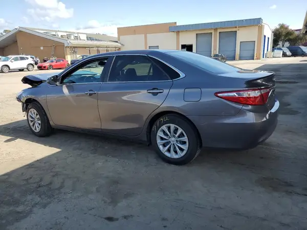 4T1BF1FK6HU751660 2017 TOYOTA CAMRY - Image 2