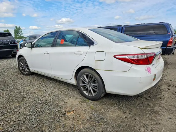 4T1BF1FK6HU756423 2017 TOYOTA CAMRY - Image 2