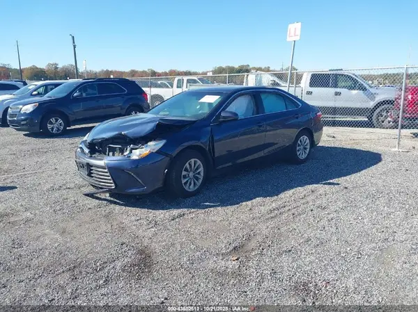 4T1BF1FK6HU759483 2017 TOYOTA CAMRY - Image 2