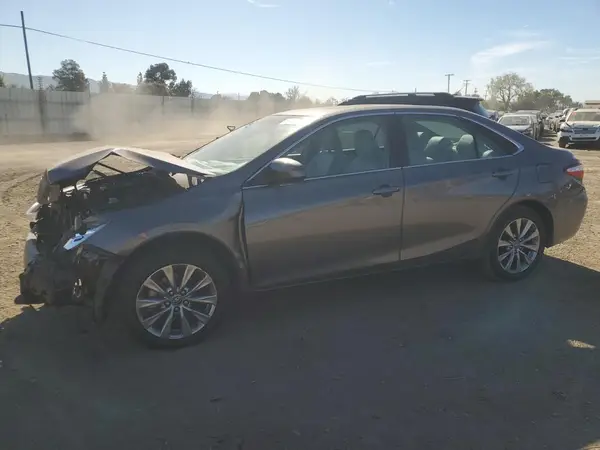 4T1BF1FK6HU760732 2017 TOYOTA CAMRY - Image 1