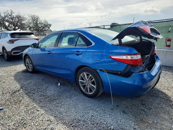 4T1BF1FK6HU761704 2017 TOYOTA CAMRY - Image 2
