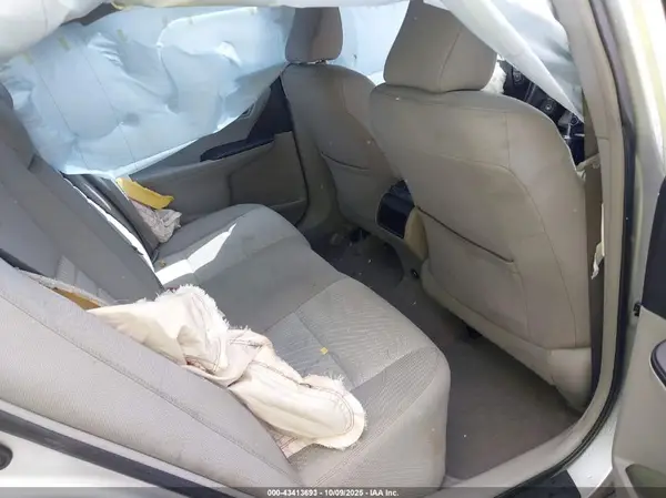 4T1BF1FK6HU768068 2017 TOYOTA CAMRY - Image 8