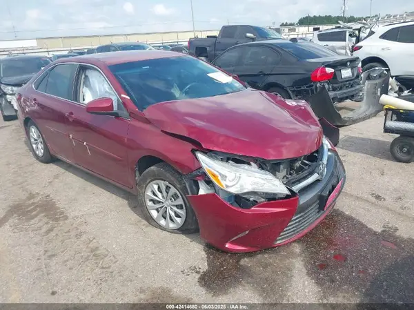4T1BF1FK6HU768829 2017 TOYOTA CAMRY - Image 1