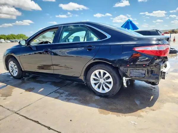 4T1BF1FK6HU769821 2017 TOYOTA CAMRY - Image 2