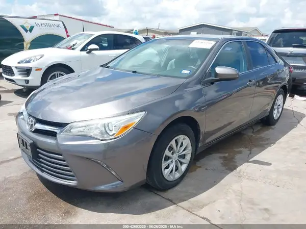 4T1BF1FK6HU770399 2017 TOYOTA CAMRY - Image 2