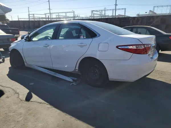 4T1BF1FK6HU770936 2017 TOYOTA CAMRY - Image 2