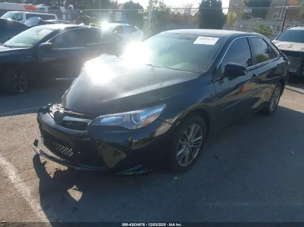 4T1BF1FK6HU770984 2017 TOYOTA CAMRY - Image 2